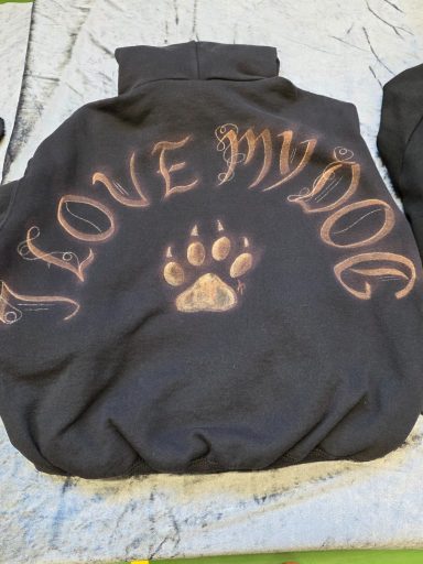 Hoodie mit Rückenaufschrift "I love my Dog"