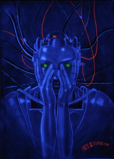 Kopf einer Roboterfrau mit Verkabelung, UV Farben mit Airbrush