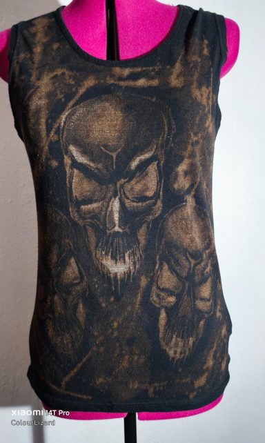 T-Shirt mit Totenkopf Trio