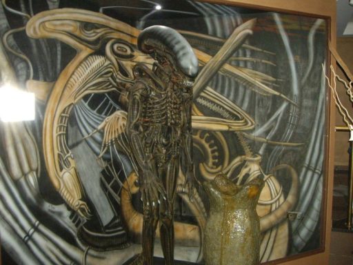 Bild von H.R.Giger inspiriert für einen Show Bereich eines Kinos für die "Alien" Filmreihe